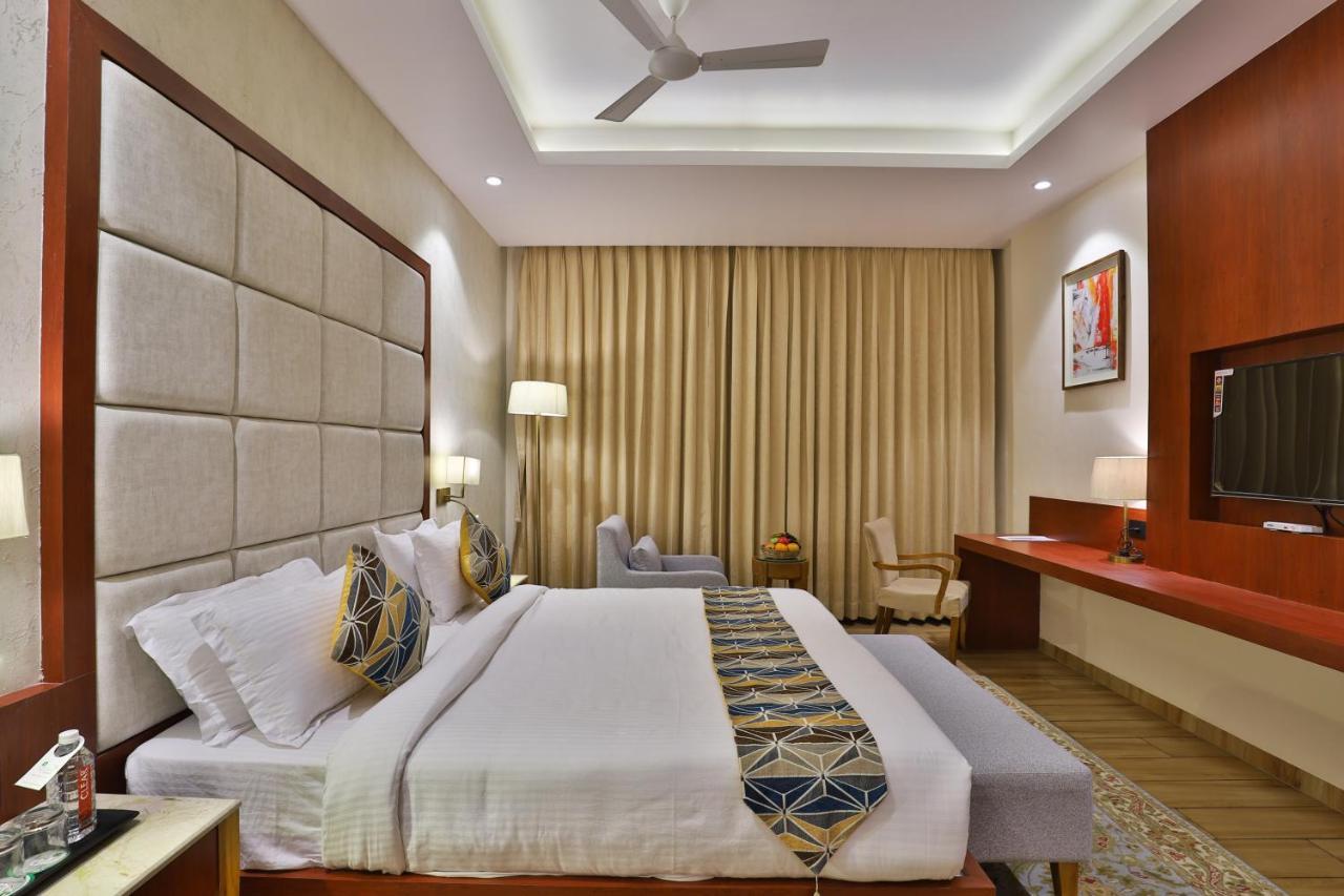 The Square Somnath Hotel Exterior photo