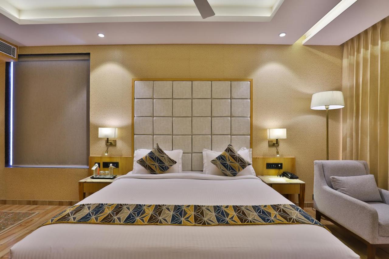 The Square Somnath Hotel Exterior photo